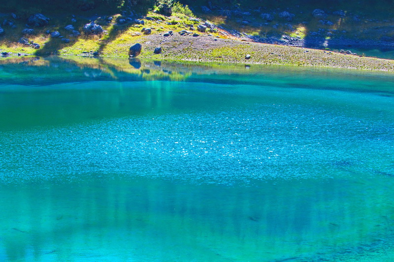 Озеро Карецца в Доломітових Альпах (Італія)