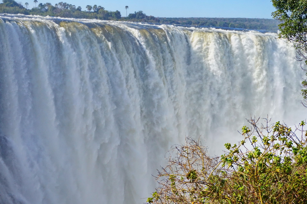Водоспад Вікторія з боку Зімбабве