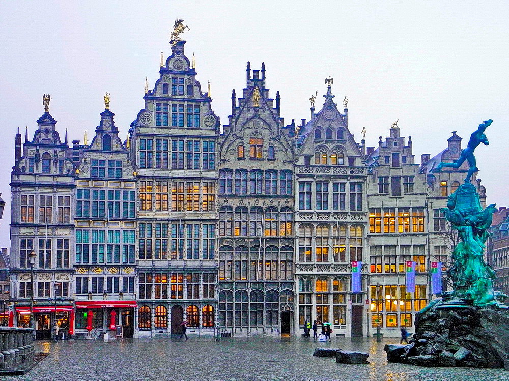 Ринкова площа в Антверпені