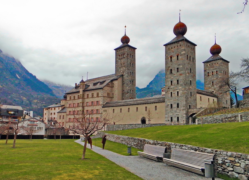 Замок Бріг, Швейцарія