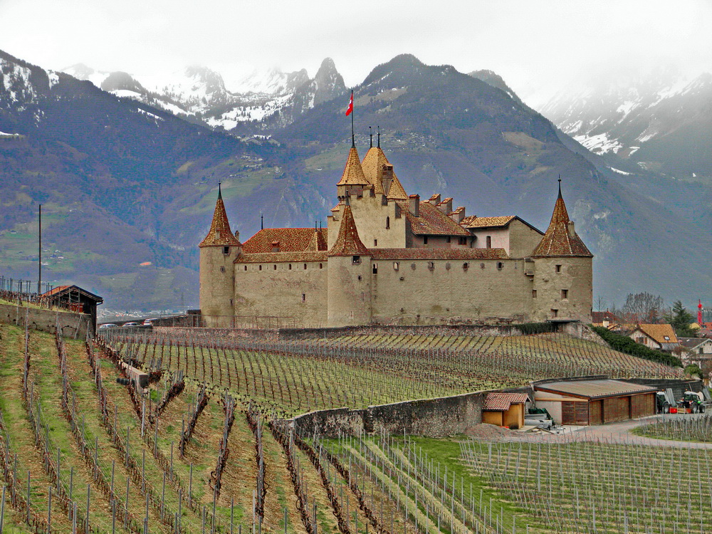 Замок Егль, Швейцарія