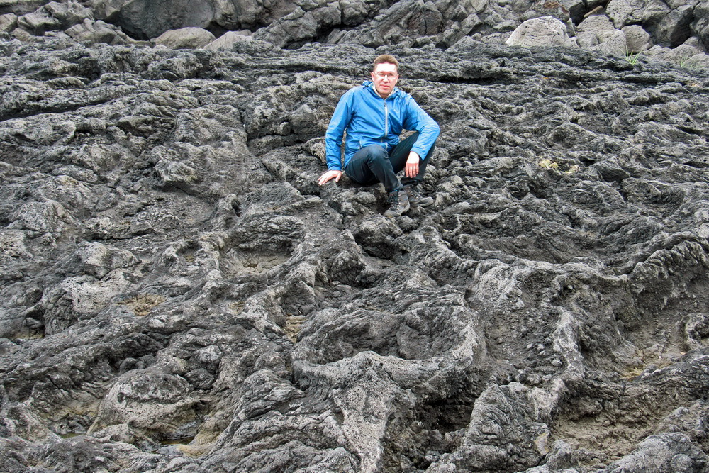 Застигла лава на острові Хеймаей, острови Вестманнаейяр, Ісландія