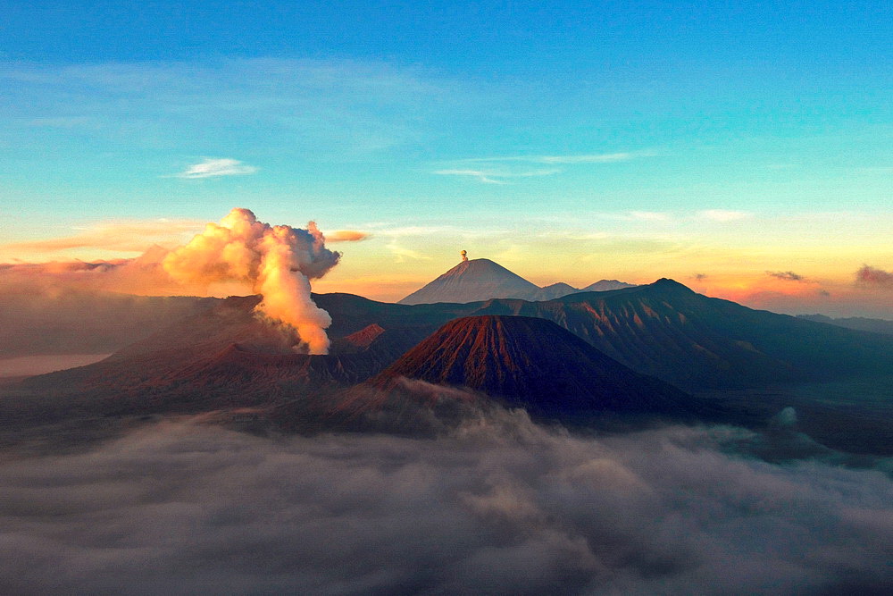 Вулкани Бромо, Семеру і Баток на острові Ява, Індонезія