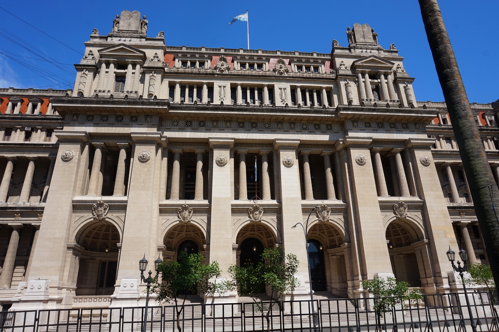 Будівля національного трибуналу в Буенос-Айресі