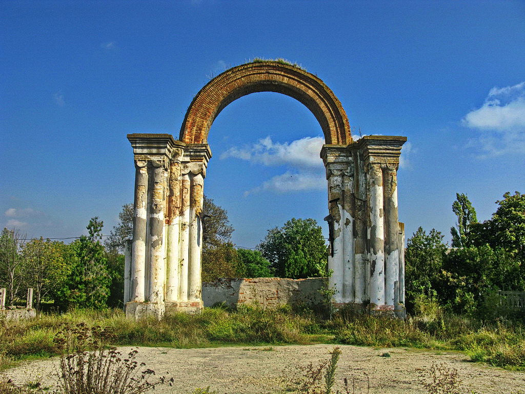 Портал Вознесенського собору (Григоріє-Бизюків монастир в селі Червоний Маяк)