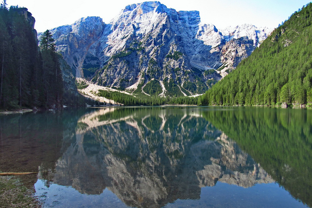 Озеро Браєс у Південному Тіролі (Італія)