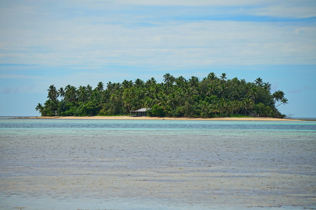Острів Пангаїмоту (Pangaimotu island)