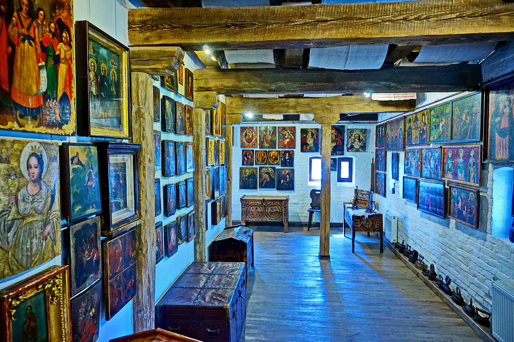 Замок Радомисль: музей ікон