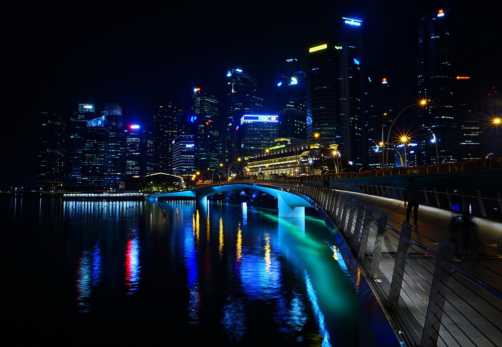 Нічний Сінгапур