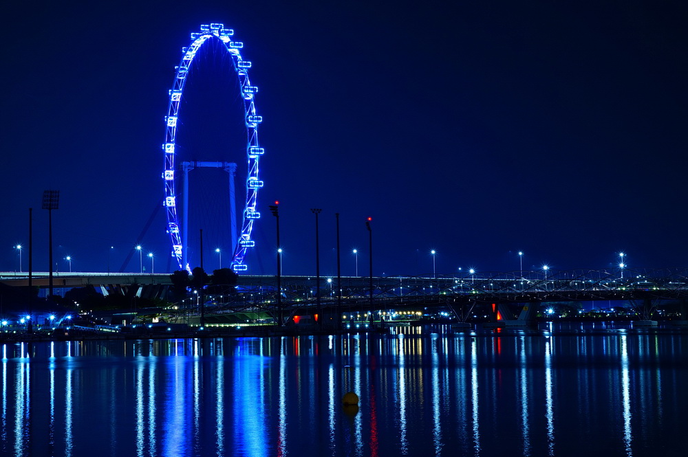 Нічний Сінгапур: оглядове колесо