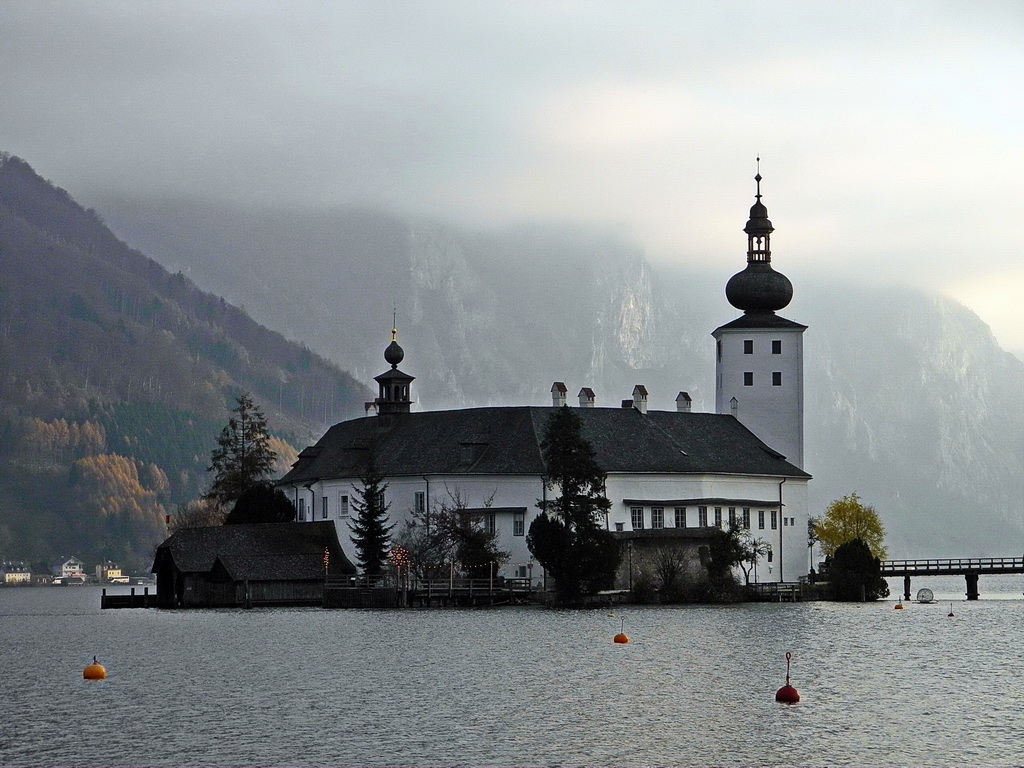 Озеро Траунзее в місті Гмунден (Верхня Австрія)